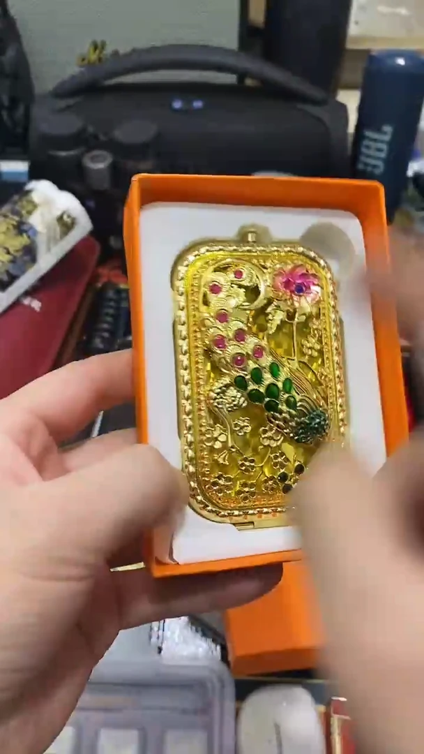 瓷片闪购商品 如图所示