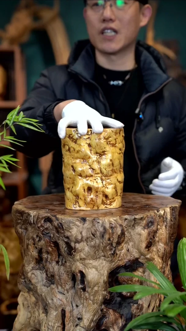 木雷击枣木笔筒