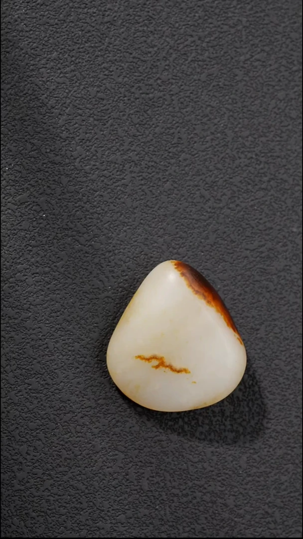 吊坠(不含链)未镶嵌和田玉38.5克和田玉原石