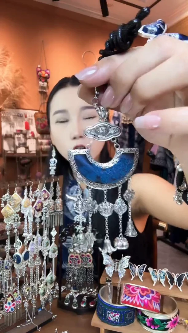 刺绣纯手工民族风吊坠