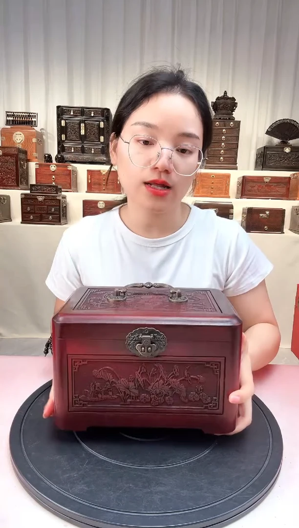 紫檀木类成套家具龙凤呈祥手提