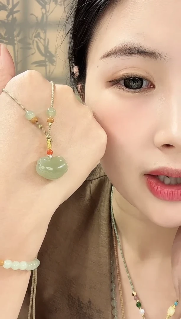 【闪购商品】和田玉颈饰未镶嵌新款如意锁