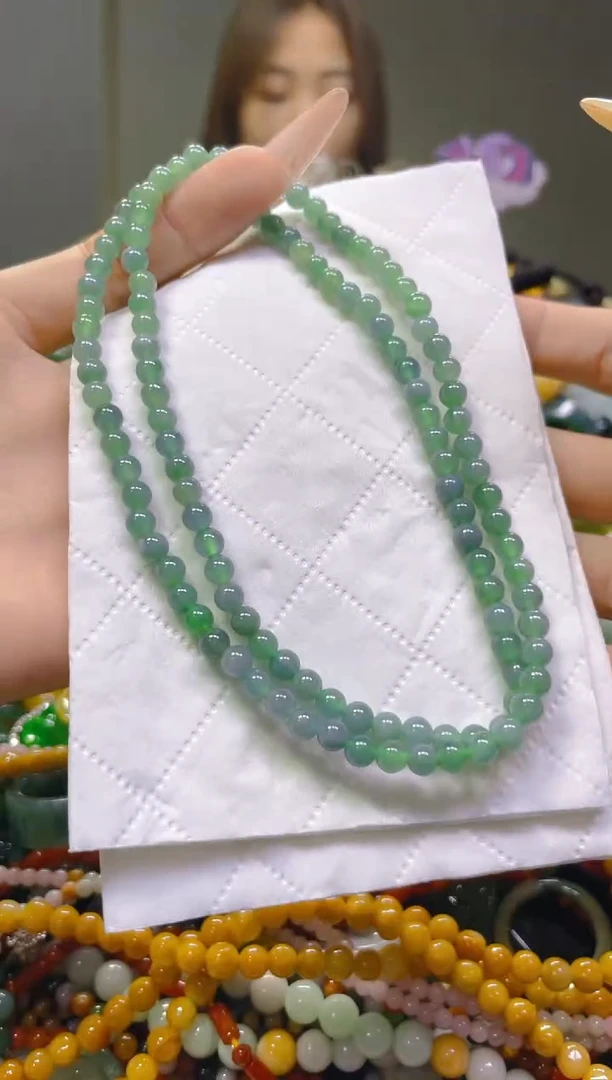 翡翠未镶嵌颈饰4MM/C/翡翠A货，一件也是批发价