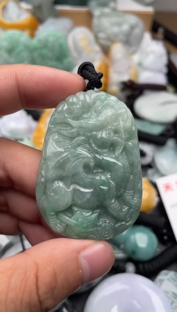 翡翠未镶嵌吊坠(不含链)1