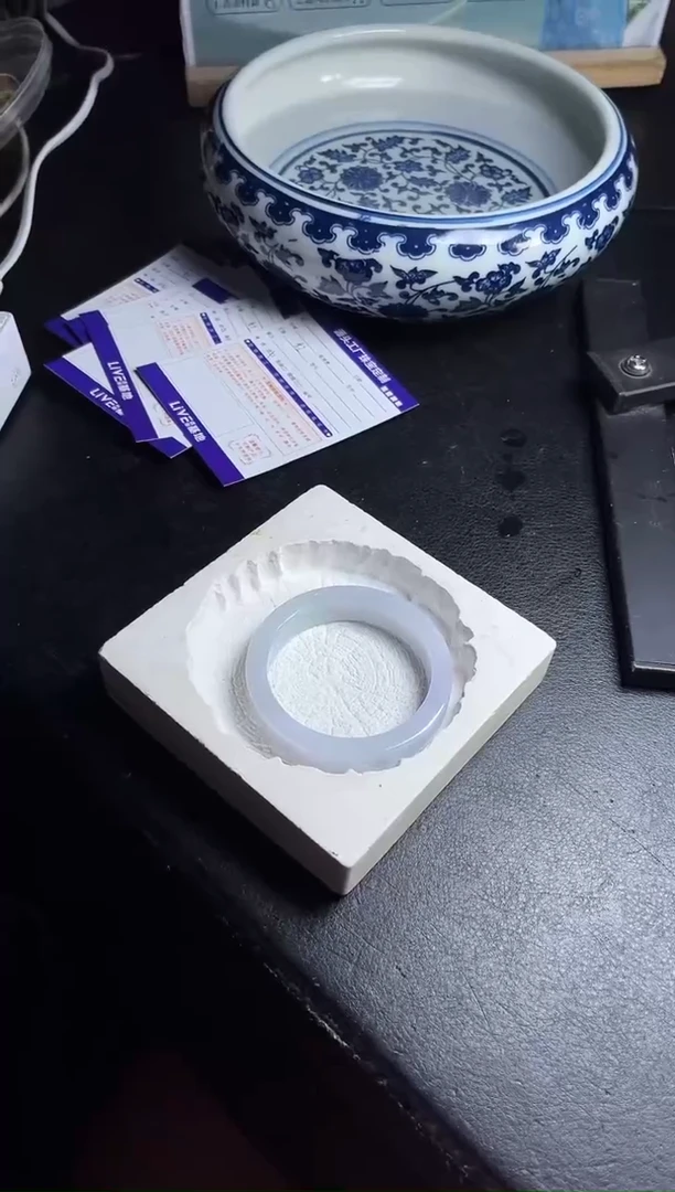 未镶嵌手镯定制翡翠ᝰ****?/定制不退不换