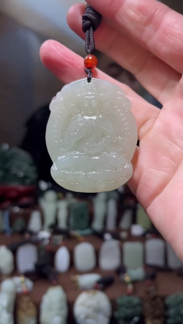 颈饰未镶嵌和田玉.