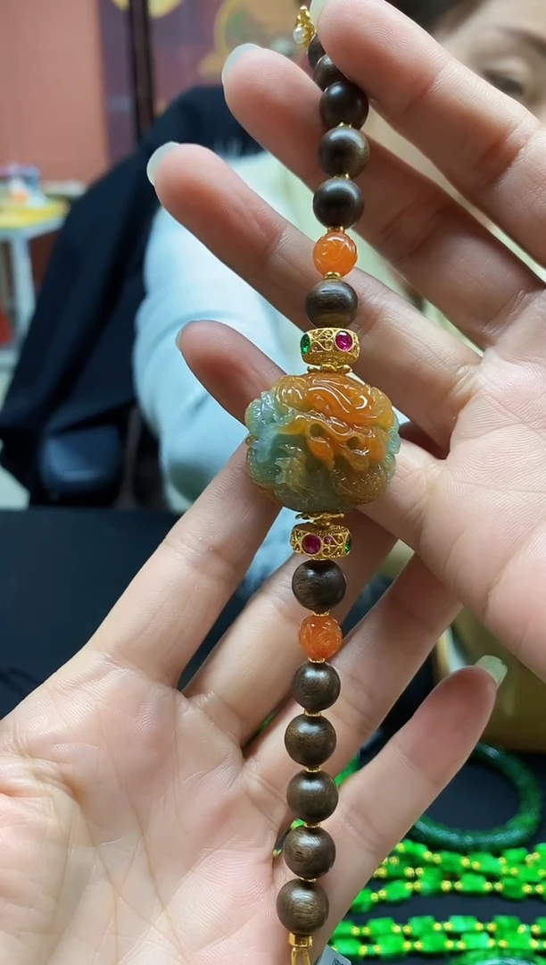 颈饰未镶嵌翡翠手串79