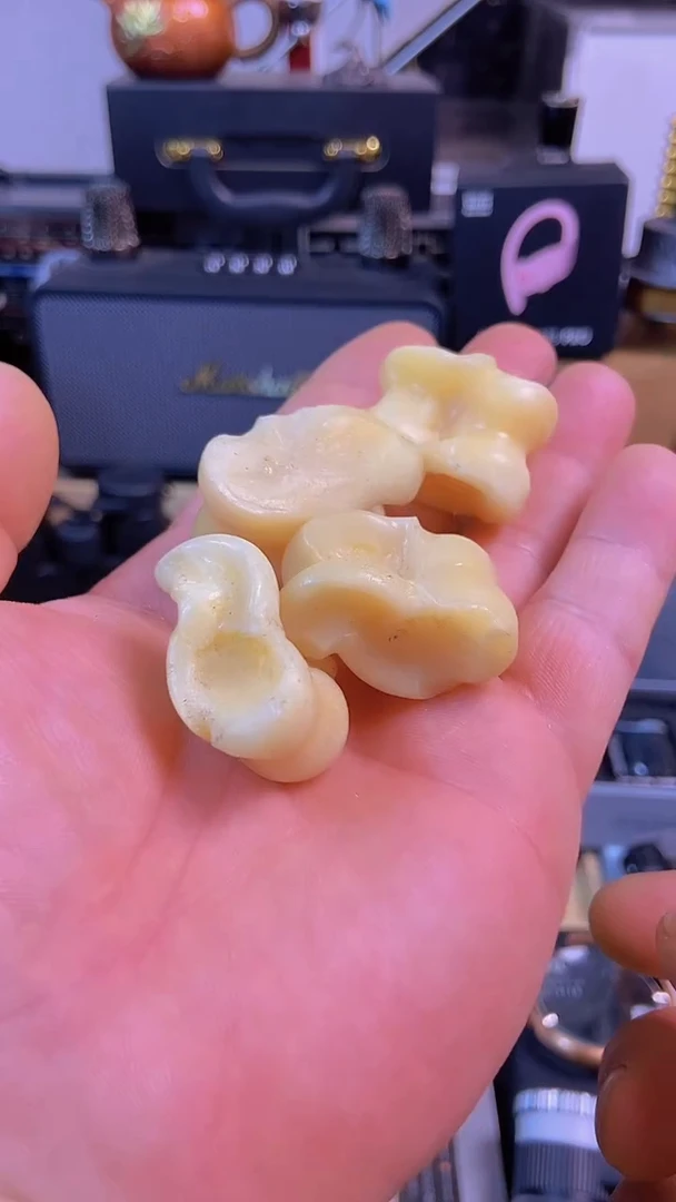 瓷片闪购商品，如图所示