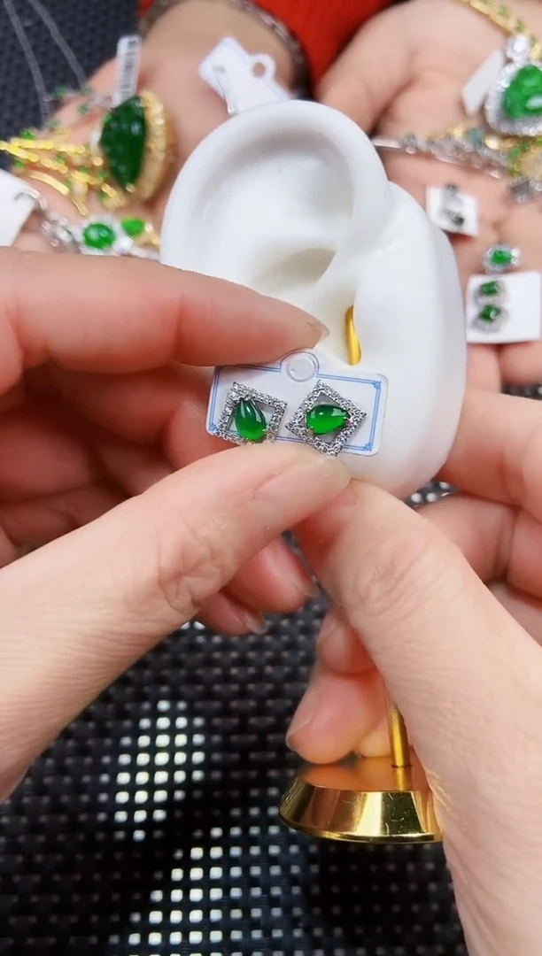 【闪购商品】翡翠耳饰未镶嵌111111111