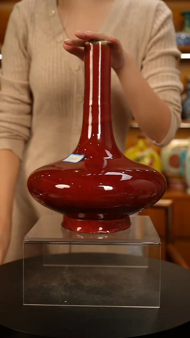 乾隆瓷明*楼郎红荸荠瓶