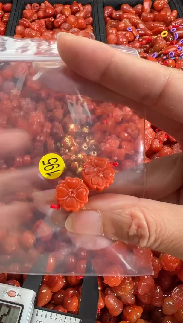 【闪购商品】南红玛瑙颈饰未镶嵌1