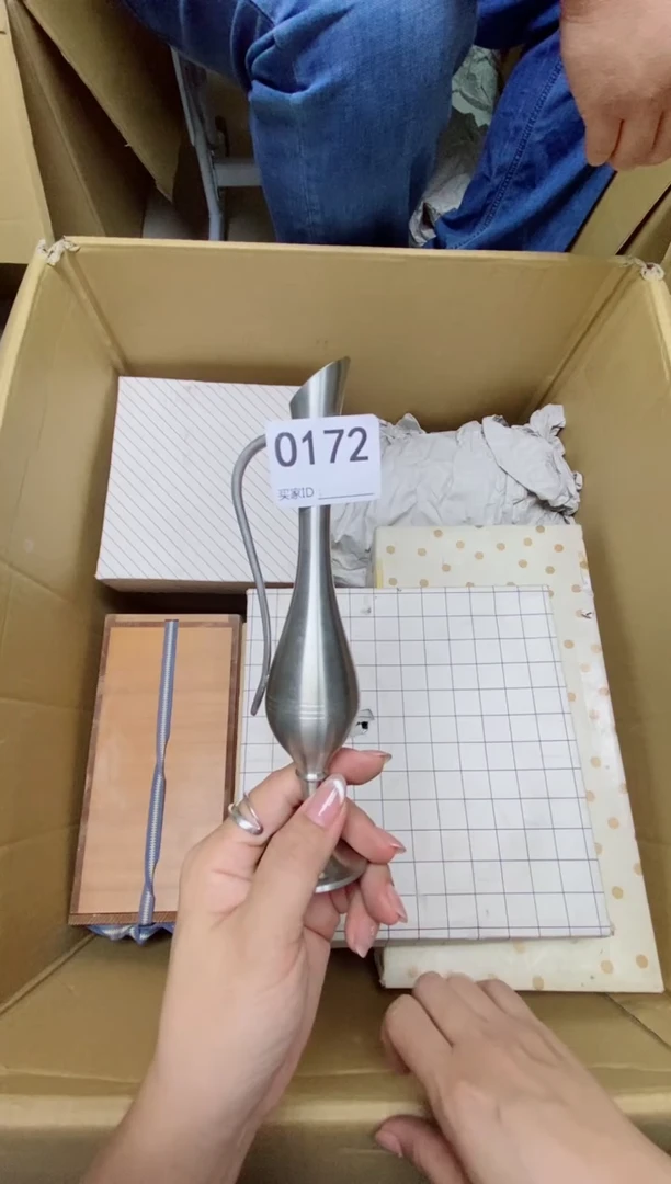 瓷片鲜****坊O172默认微瑕，谨慎参拍