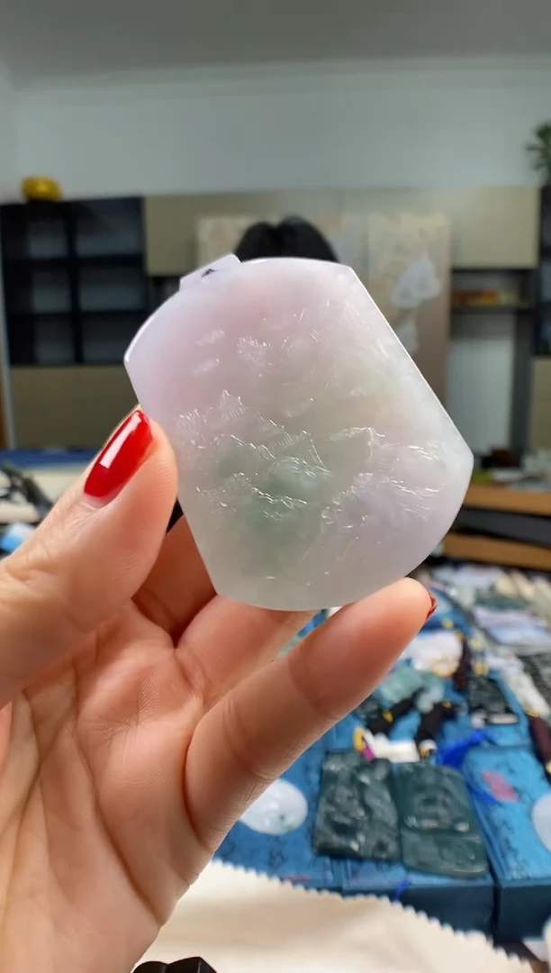 颈饰未镶嵌翡翠 多样性发其一