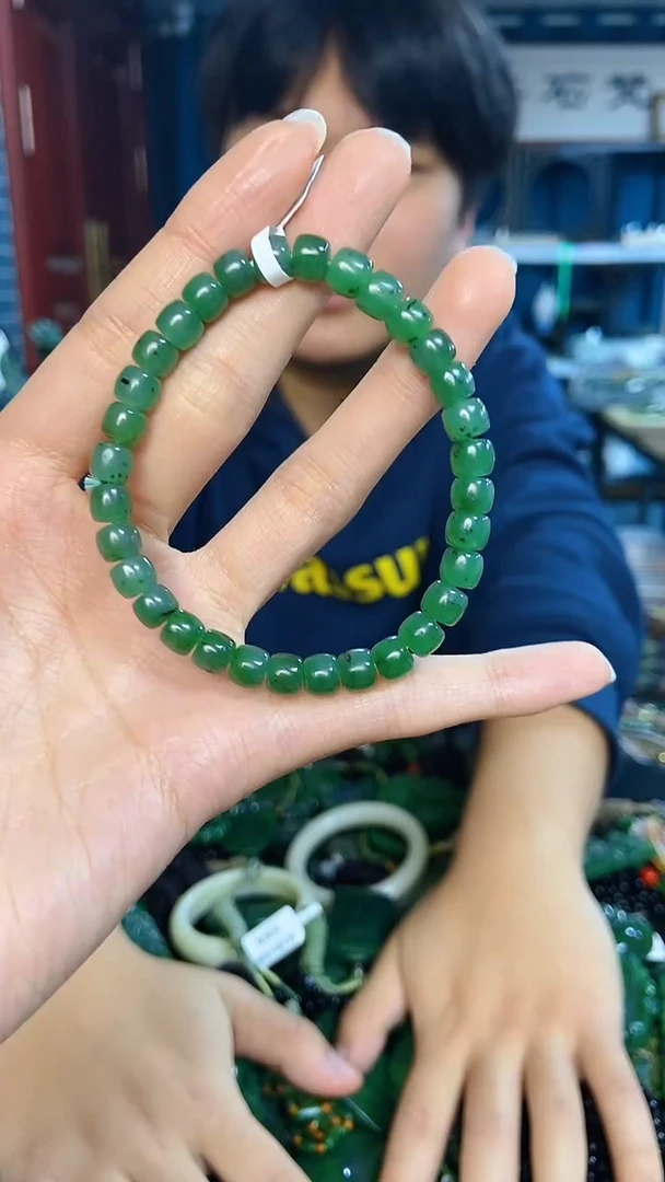 未镶嵌和田玉挂件1