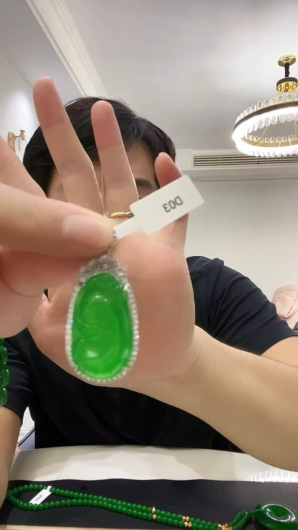 吊坠(赠链)银S925镶嵌翡翠D03