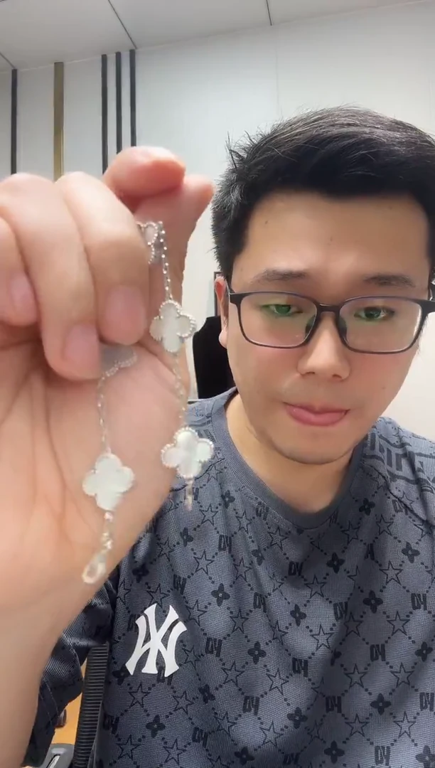 18K金镶嵌贝壳（贝母）手链A****?白色k白，五花手链