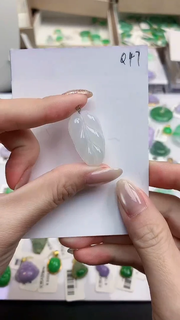 颈饰18K金镶嵌翡翠天然缅甸A货翡翠