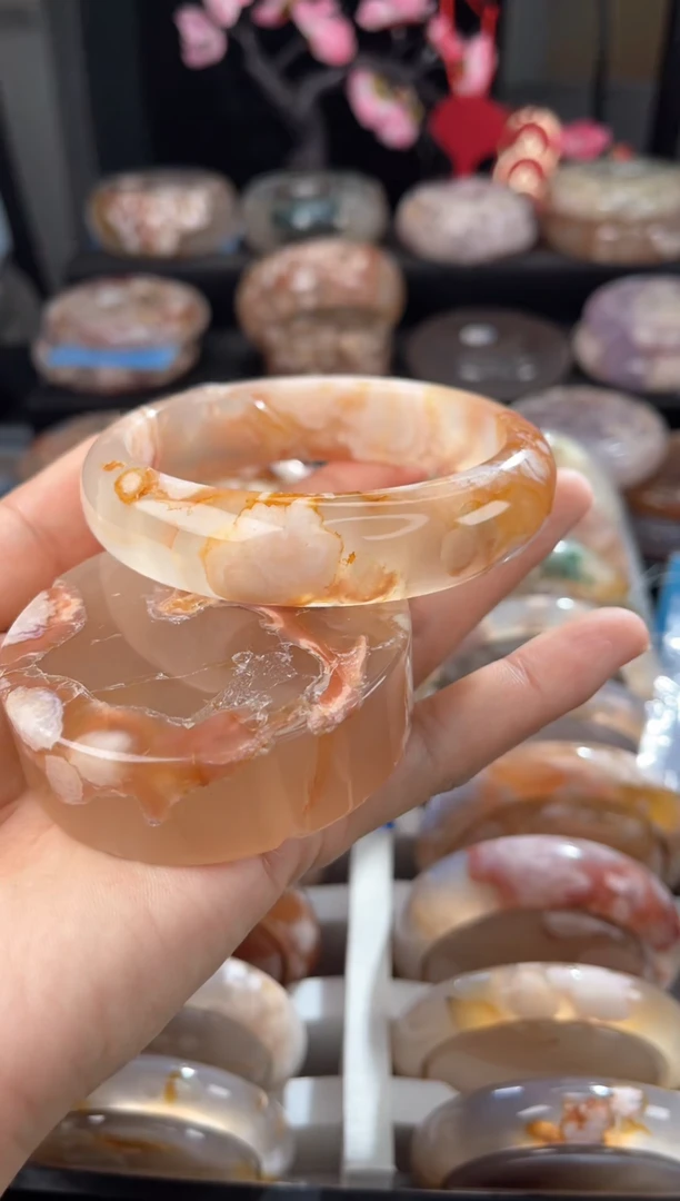 【闪购商品】石英质玉手镯未镶嵌64