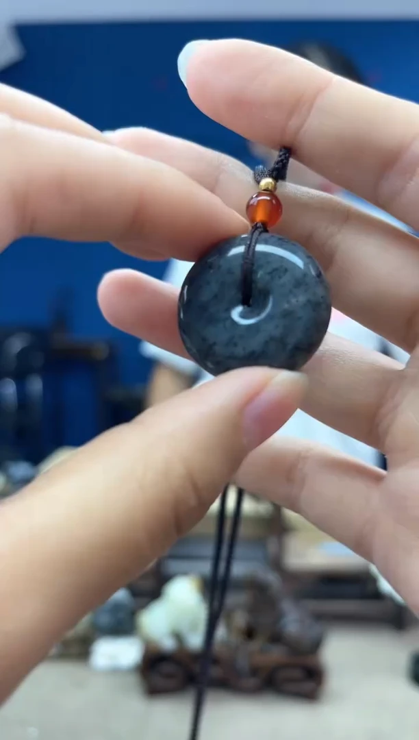 和田玉未镶嵌颈饰1