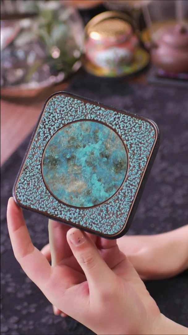 壹藏贰宝青铜图案杯垫一片