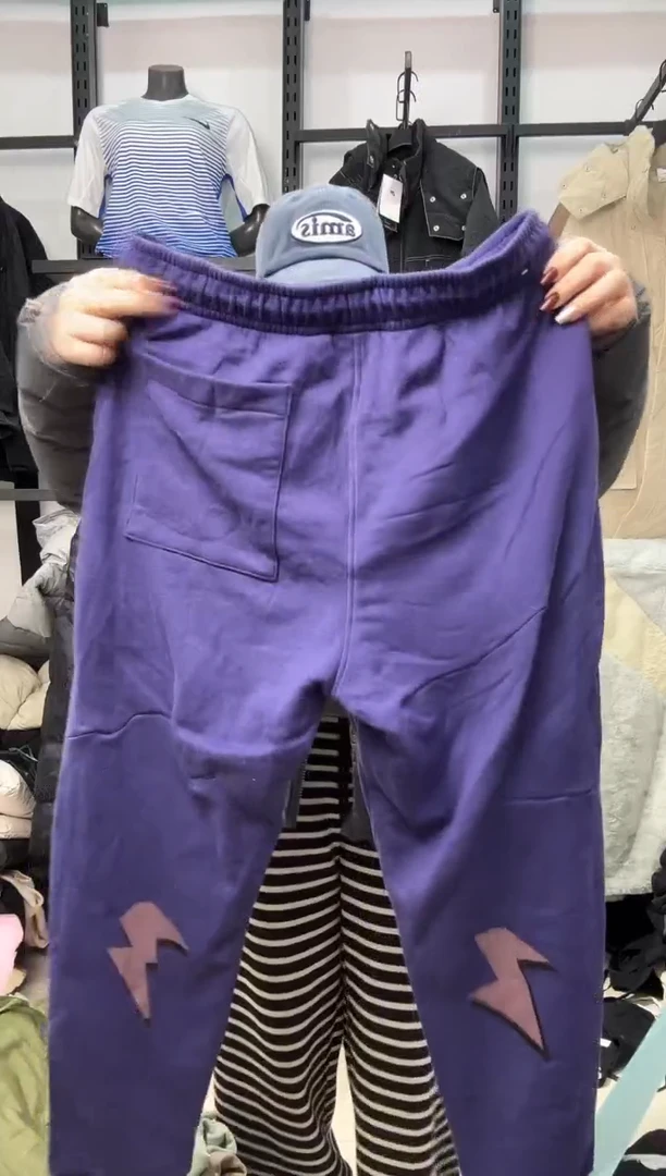 2233  闪购编码  运动卫衣裤以直播间过款为准 尺码  ·  175