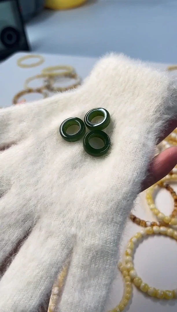 和田玉戒指未镶嵌跑环多样性发其一