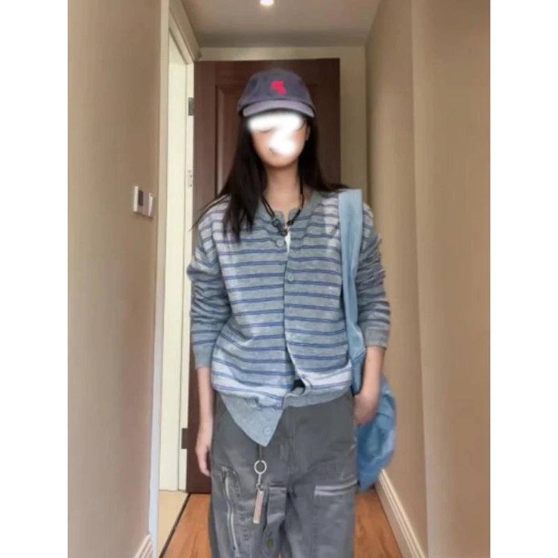 韩系早秋氛围感穿搭灰色条纹针织开衫外套女2025新款宽松外搭上衣