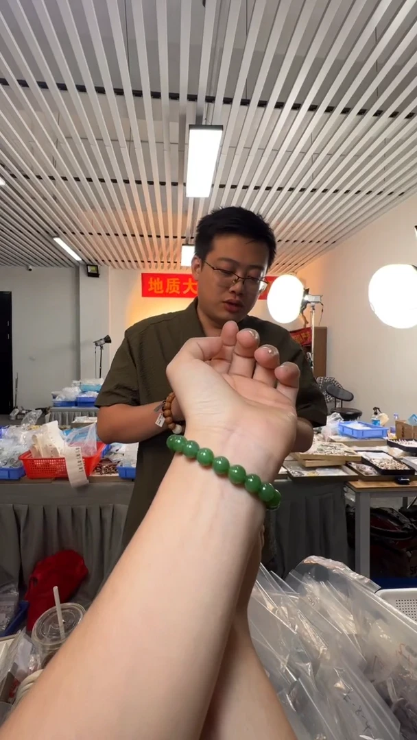 未镶嵌手串和田玉约8mm碧玉圆珠项链