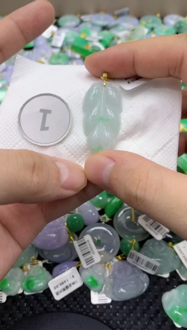 颈饰未镶嵌翡翠天然缅甸翡翠A货