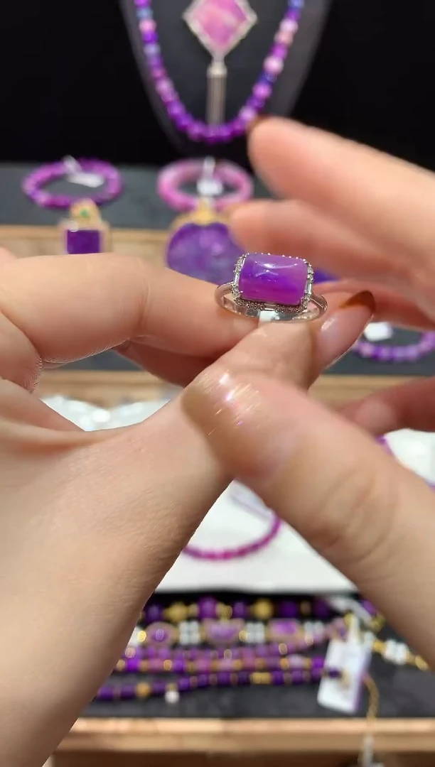 苏纪石（舒俱来）18K金镶嵌.戒指