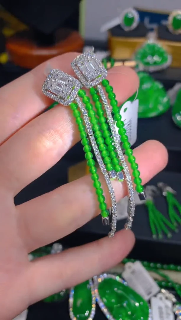 【闪购商品】翡翠耳饰银S925镶嵌32一季