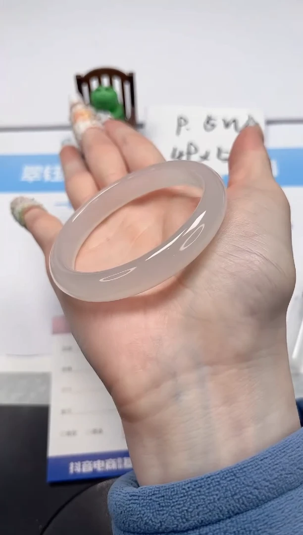 【闪购商品】石英质玉手镯未镶嵌V452-56.8