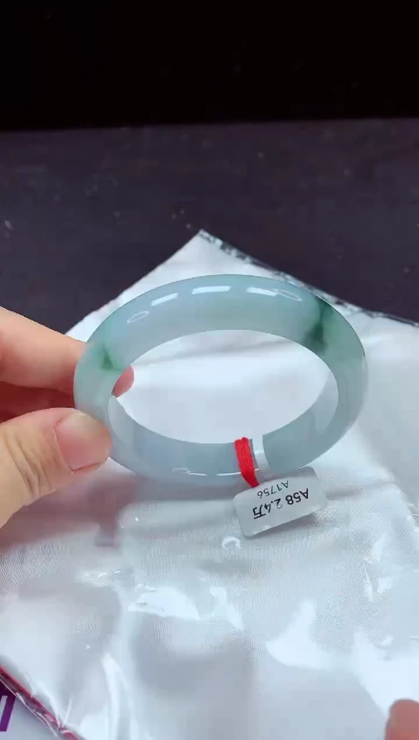 【闪购商品】翡翠手镯未镶嵌镯子58+