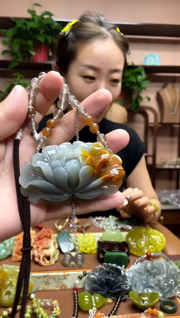 未镶嵌岫玉吊坠·