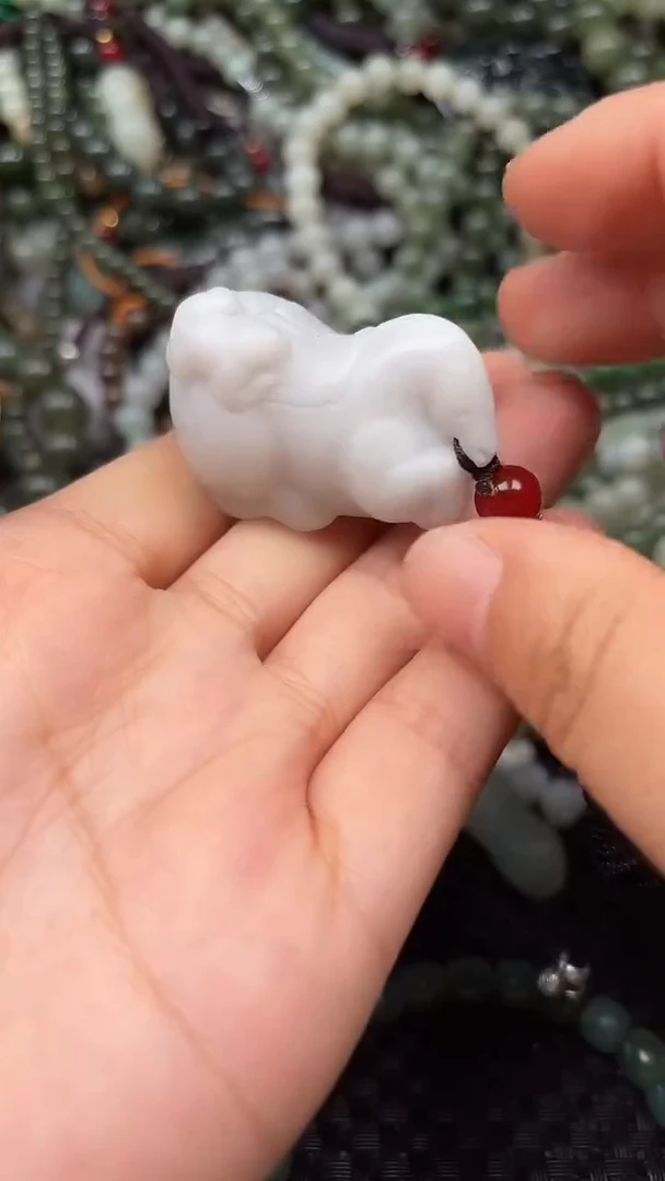 和田玉未镶嵌颈饰1