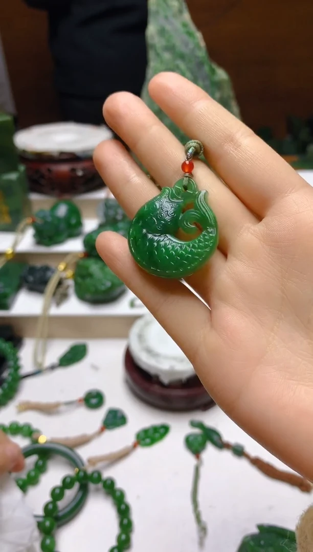 颈饰未镶嵌和田玉1