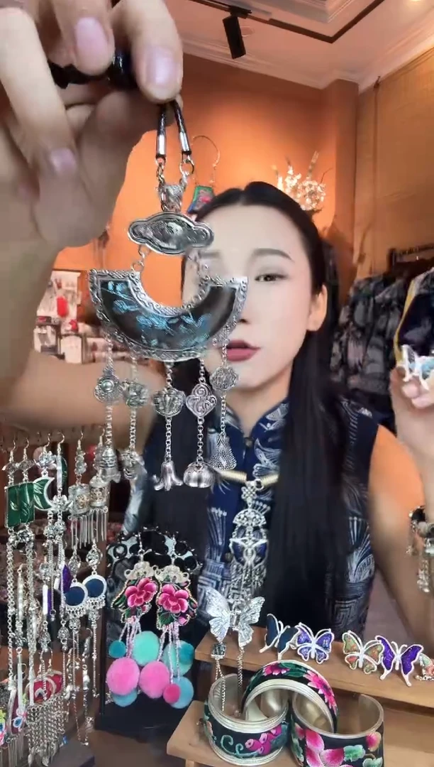 刺绣纯手工民族风吊坠