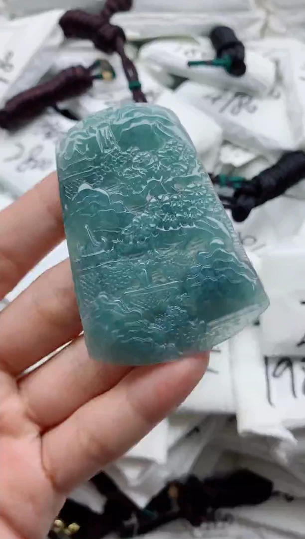 翡翠未镶嵌颈饰0000000000