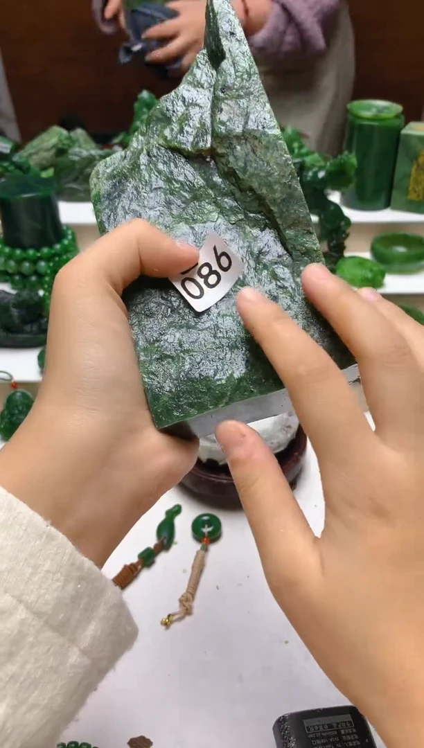 未镶嵌和田玉（碧玉）珠宝半成品1