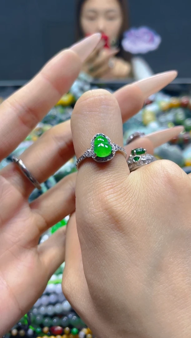 颈饰未镶嵌翡翠/F/翡翠A货，一件也是批发价