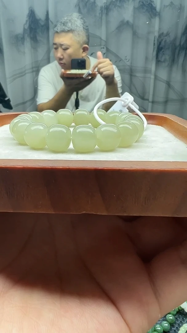 手串未镶嵌和田玉情水老邢卡13纯天然拍一发一