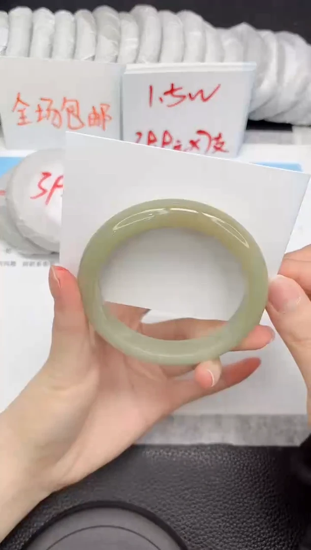 未镶嵌手镯石英质玉A213-61.5