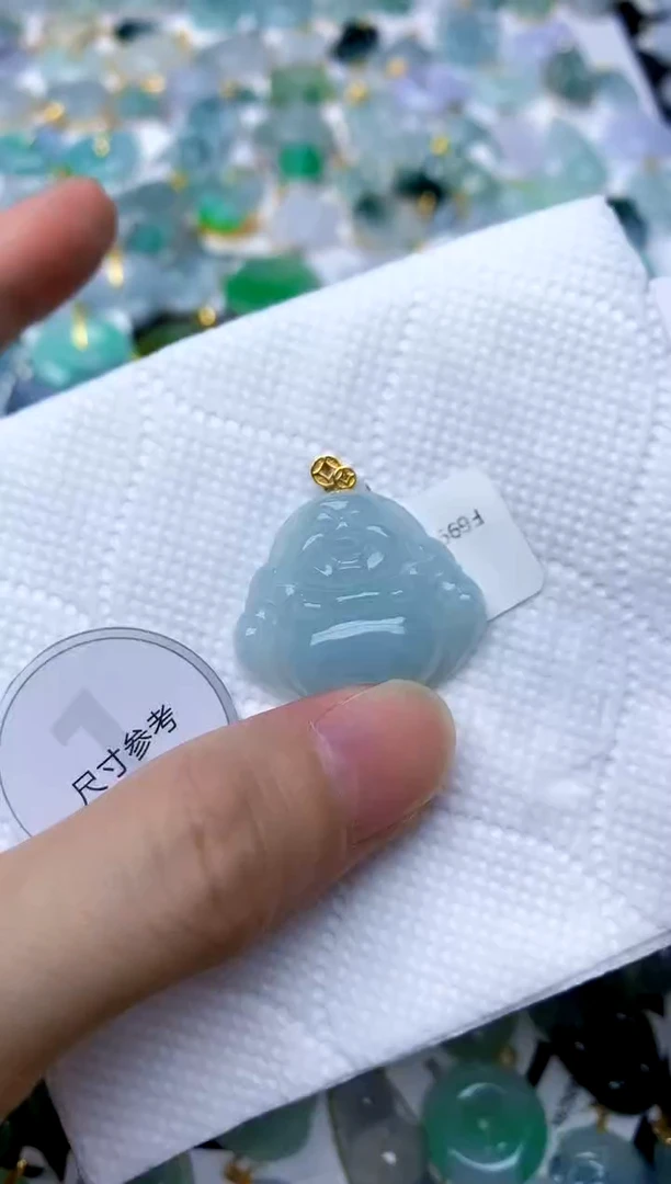 颈饰18K金镶嵌翡翠天然A货翡翠