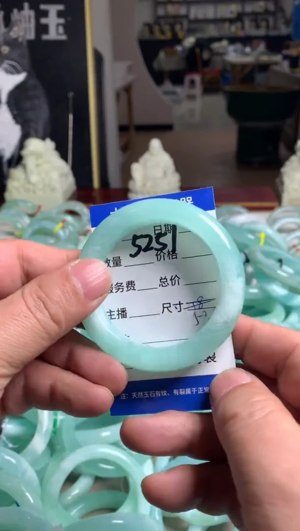 【闪购商品】蛇纹石玉手镯未镶嵌5251