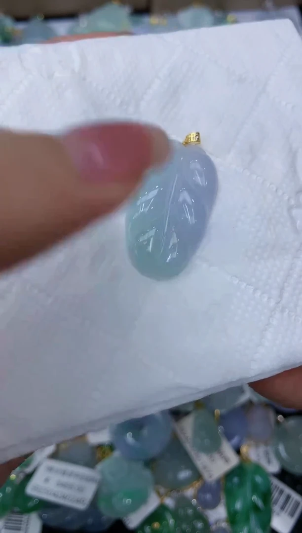翡翠18K金镶嵌颈饰111111111