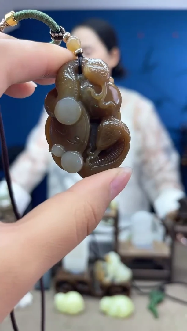 和田玉未镶嵌颈饰1