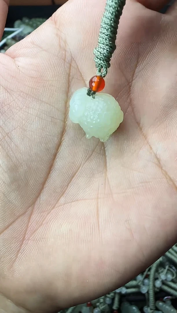 颈饰未镶嵌和田玉拍一发一