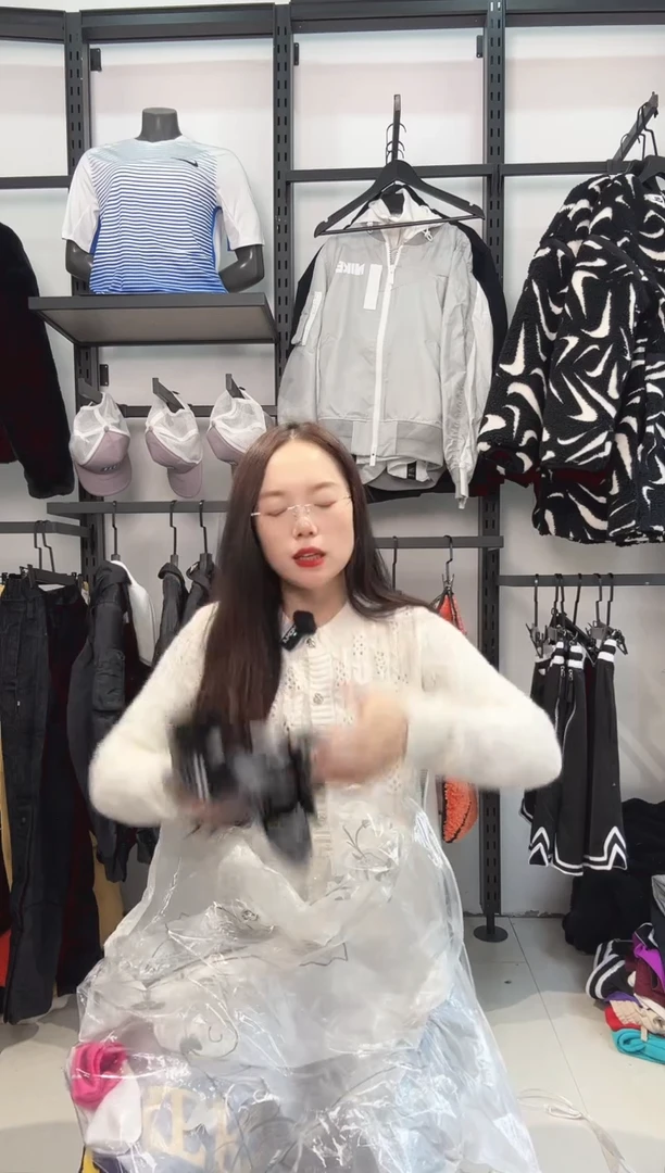 2412 编码  瑕疵直播间过款为准 尺码4