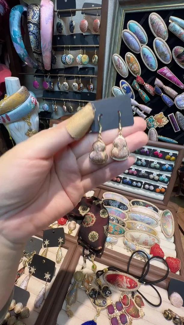 【孤品车11.9】张国权浅粉灵芝葫芦耳环