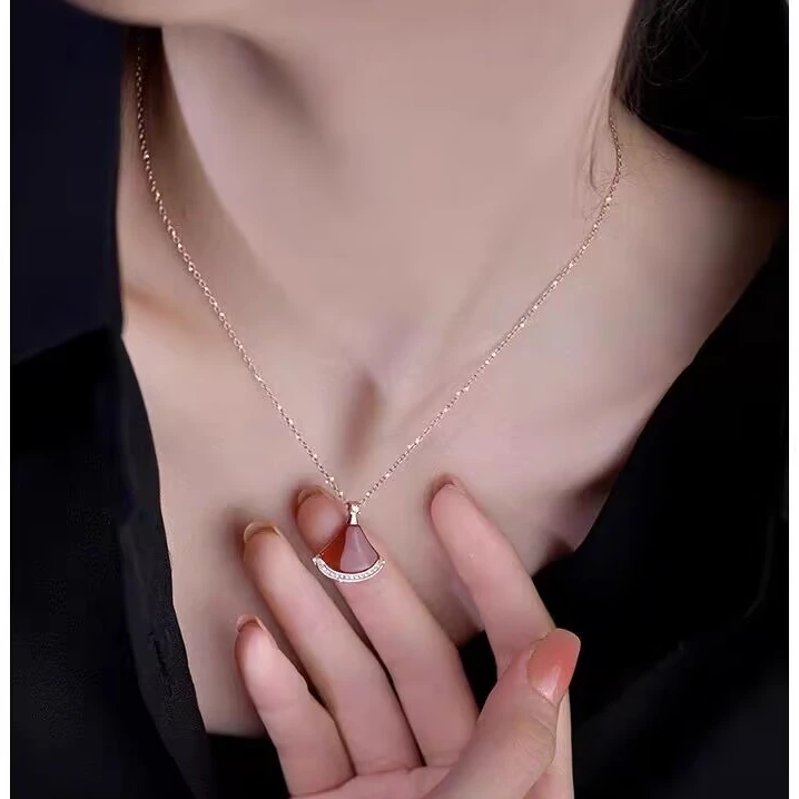 钛钢项链 【视频同款】高品质小裙子扇形项链女士时尚吊坠女不掉色